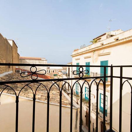 Emporium Bed and Breakfast Castellammare del Golfo Buitenkant foto