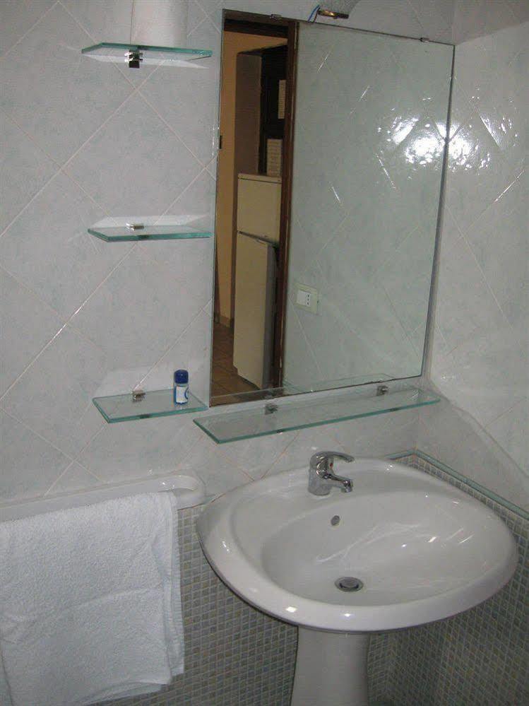 Emporium Bed and Breakfast Castellammare del Golfo Buitenkant foto